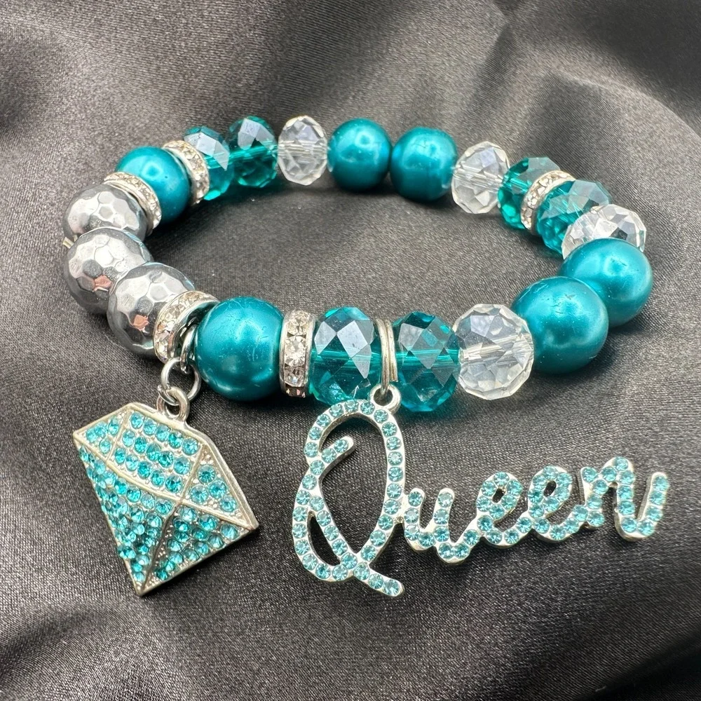 Vintage Y2K Rhinestones Queen Diamond Charm Silver Tone Bracelet Beaded Jewelry